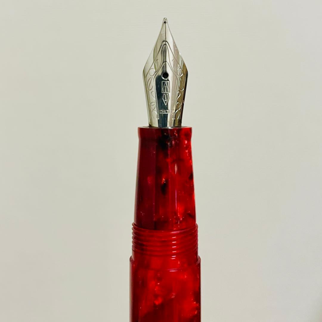 大*輔様 【美品】万年筆 デルタ ドルチェビータ ミィディアム スティログラフィ