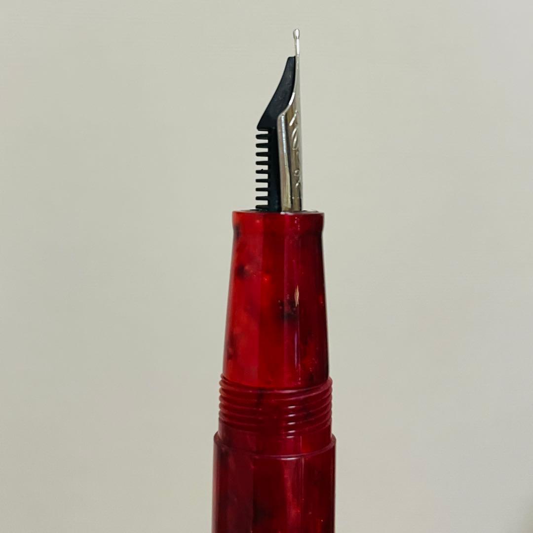 大*輔様 【美品】万年筆 デルタ ドルチェビータ ミィディアム スティログラフィ