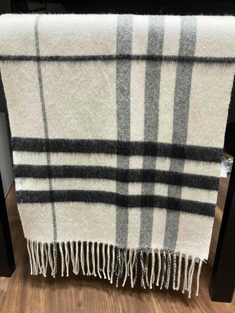 BURBERRY カシミヤ マフラー　ホワイト
