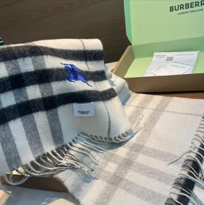 BURBERRY カシミヤ マフラー　ホワイト