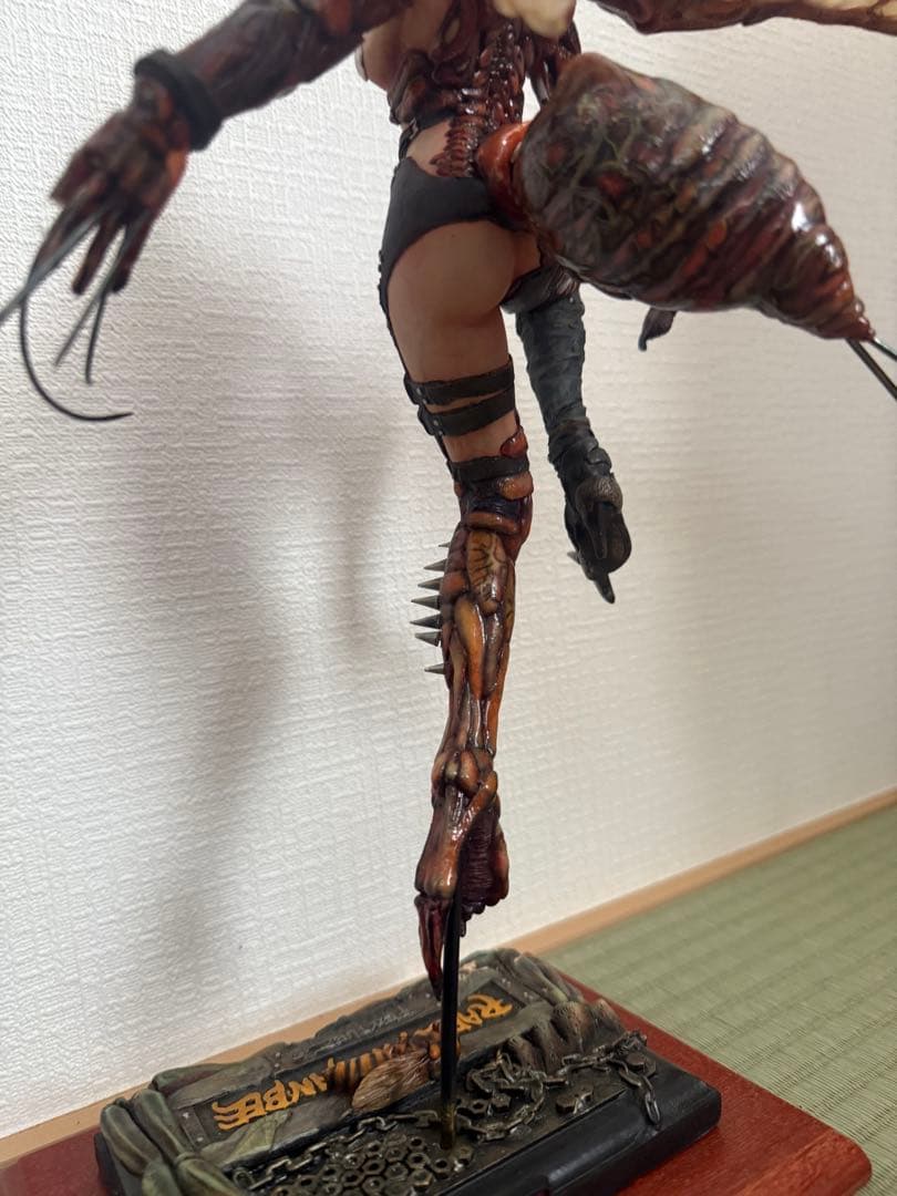 フィギュア Raped!! Woman Beeフューチャーモデルズ 完成品