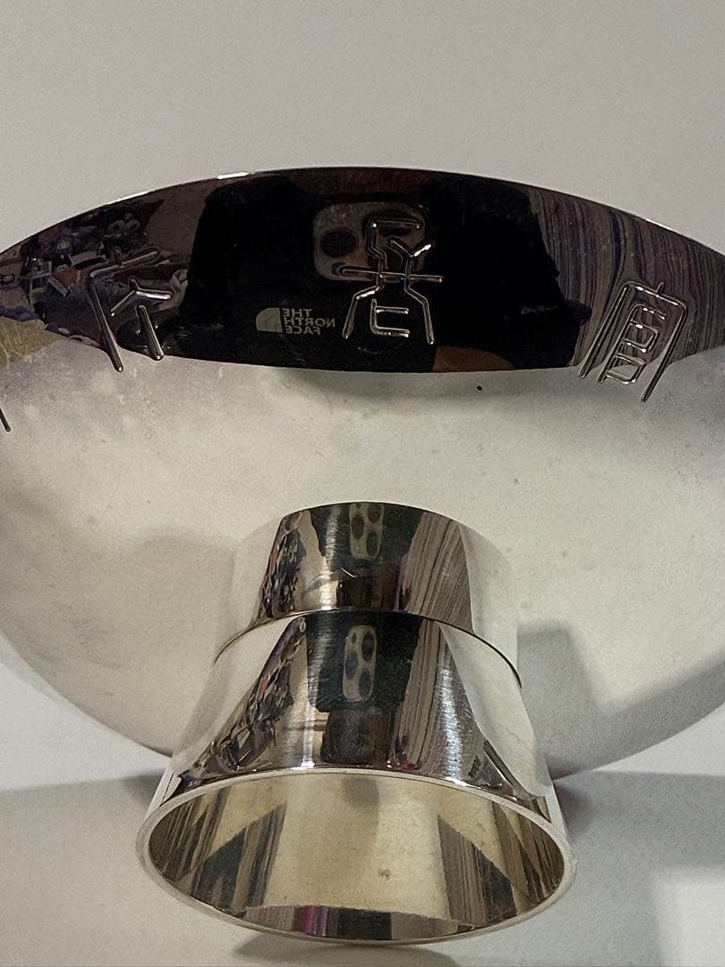 銀製 花モチーフ ブローチ銀皿　68、5g