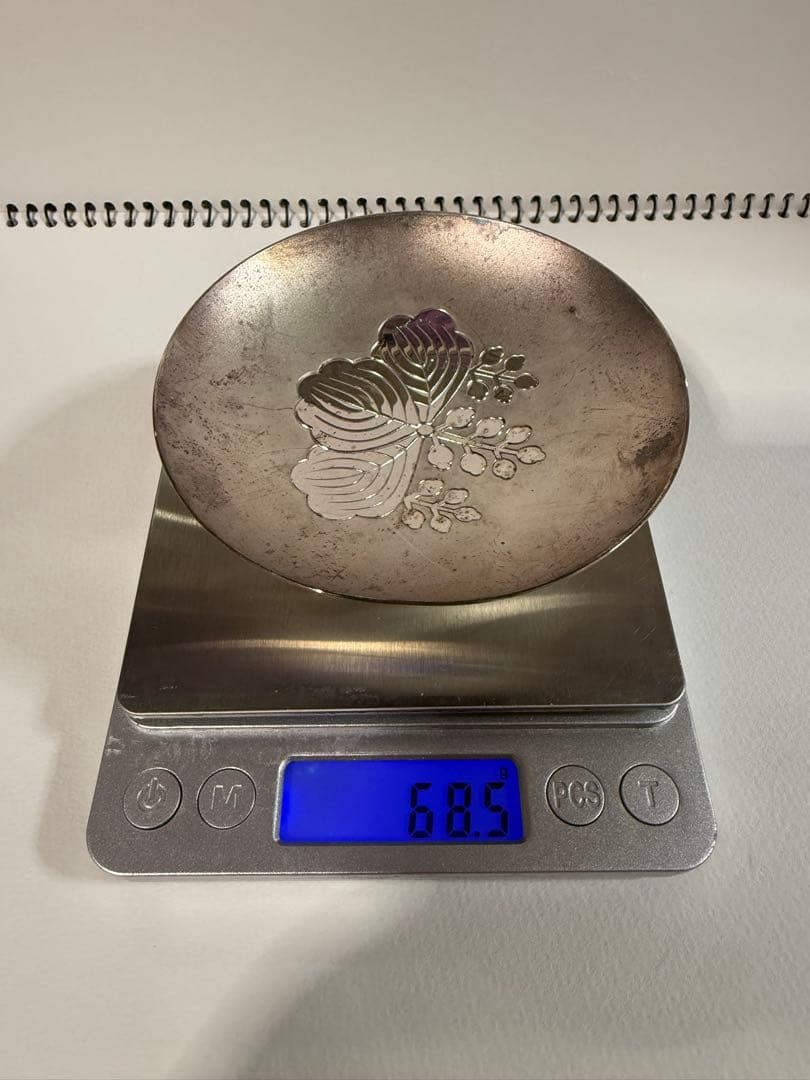 銀製 花モチーフ ブローチ銀皿　68、5g