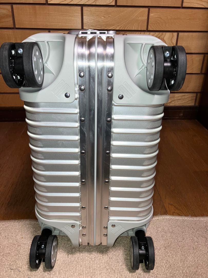 リモワ　トパーズ　シルバー63l