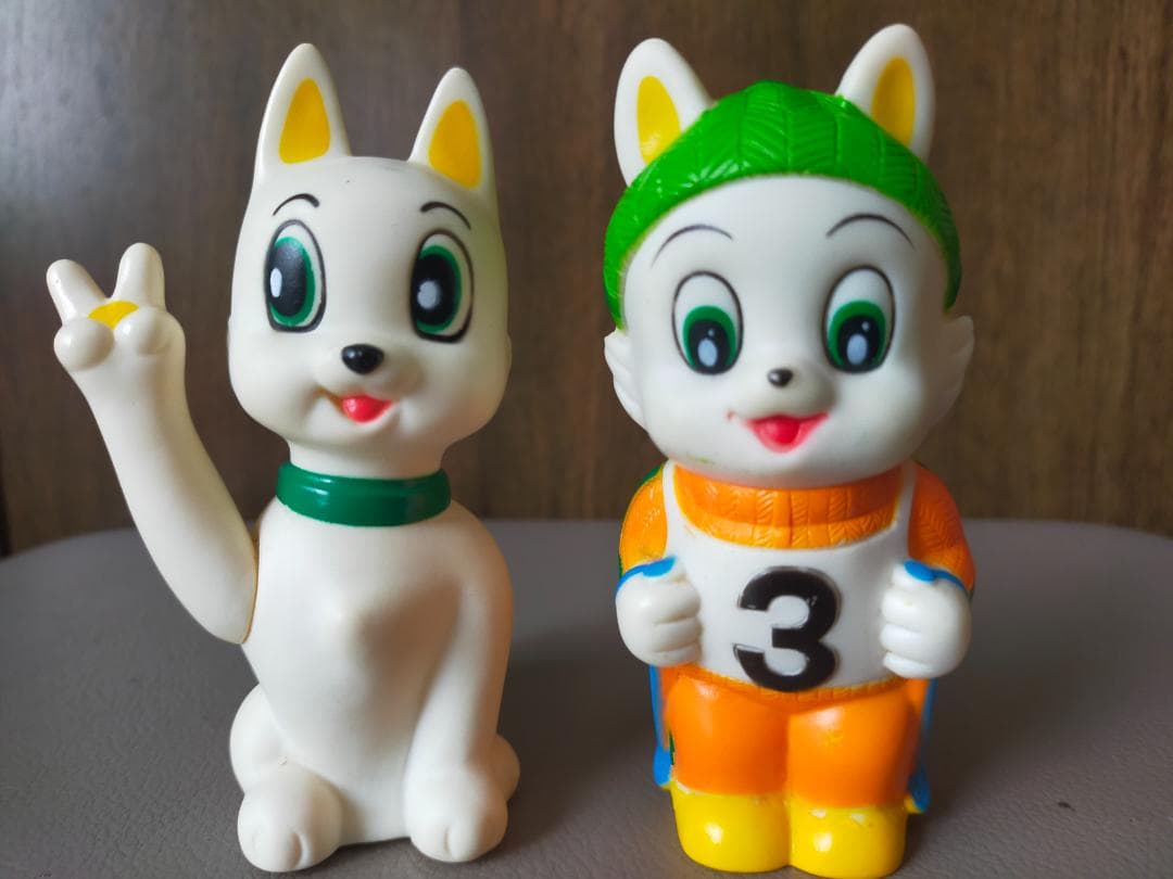 三和銀行　ワンさくん　ソフビ貯金箱　　 ６個　①