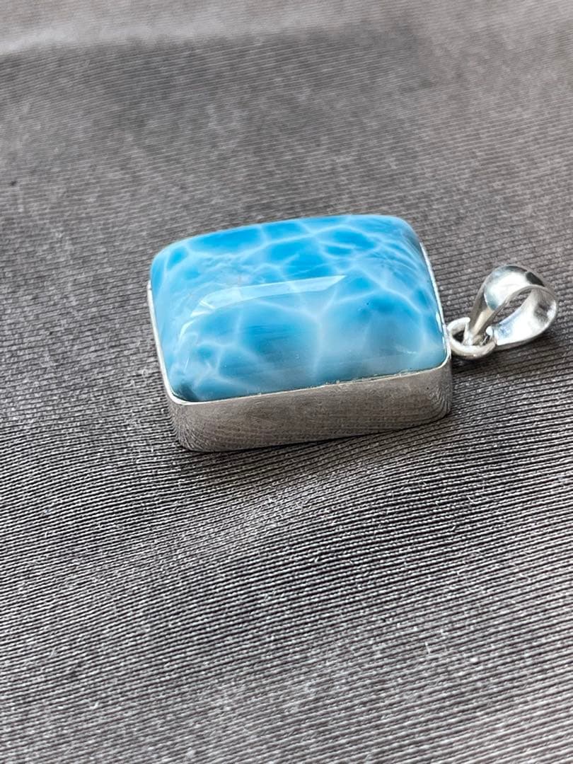 天然石ラリマー☆高品質！スクエア型ペンダントトップ☆濃い！ブルー＆模様が美しい！