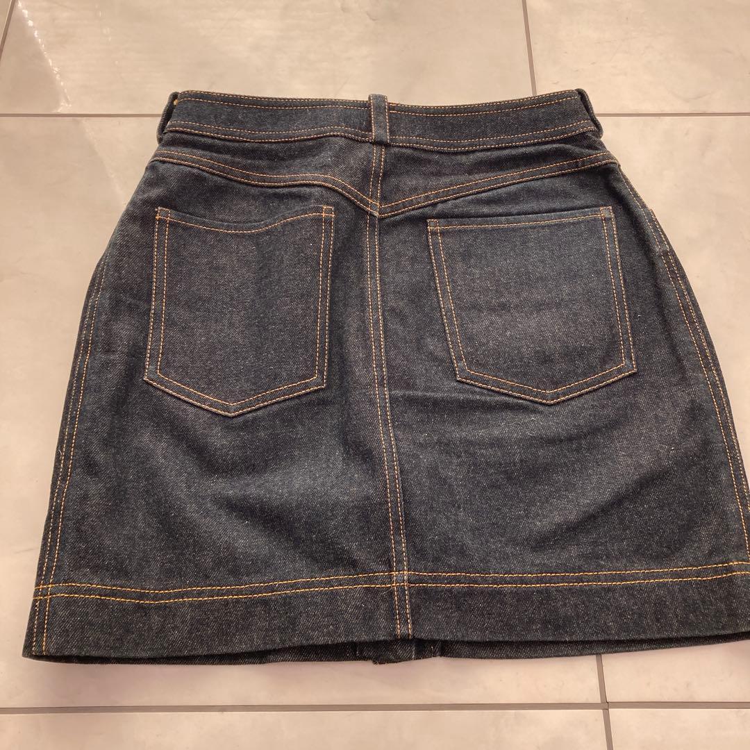 シャネル　ダークデニム ボタンフロント ミニスカート