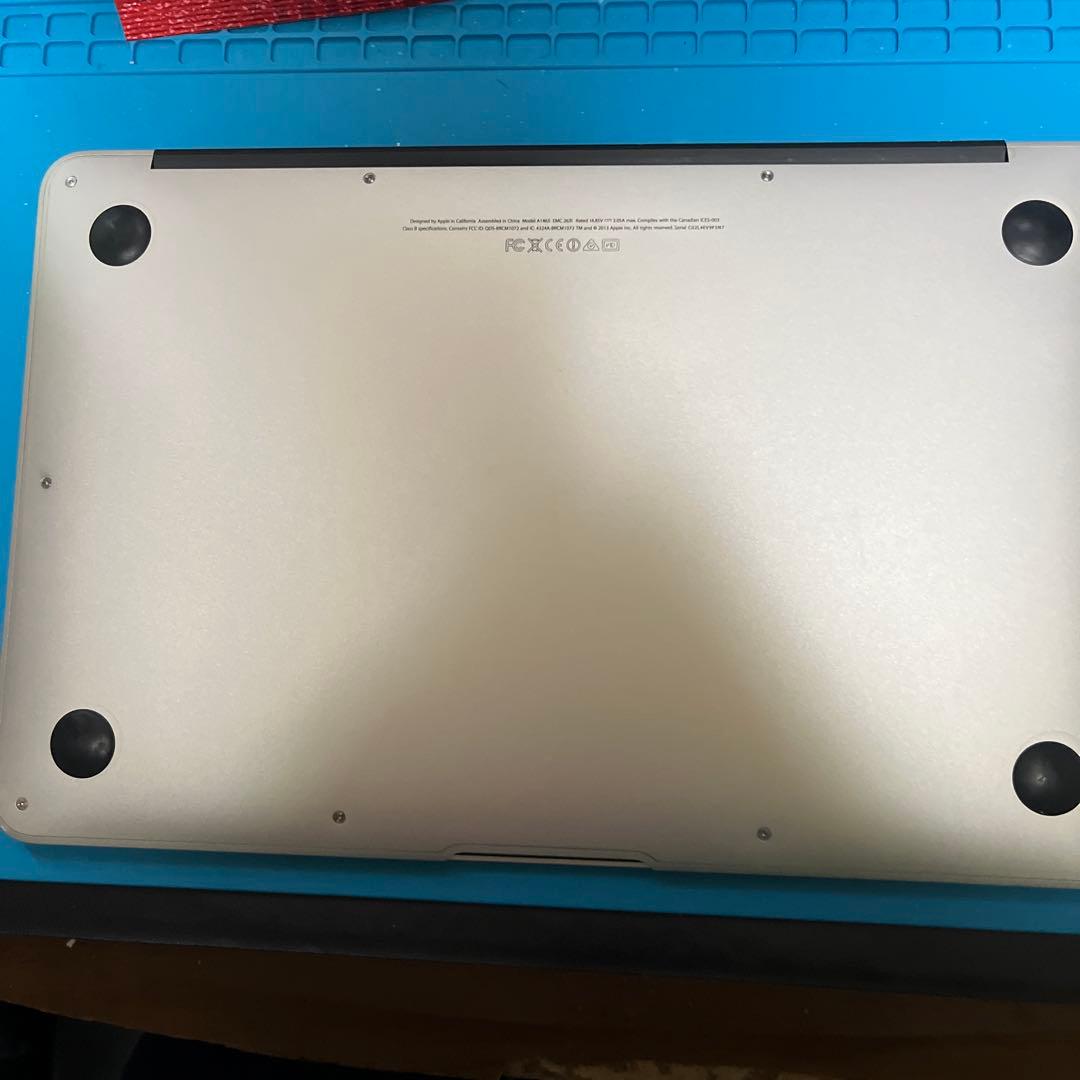 MacBook Air (11-inch, Mid 2013) 本体