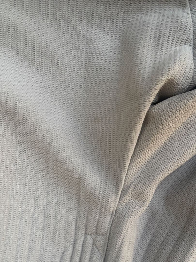 HOMME PLISSÉ ISSEY MIYAKE BASICS ライトグレー