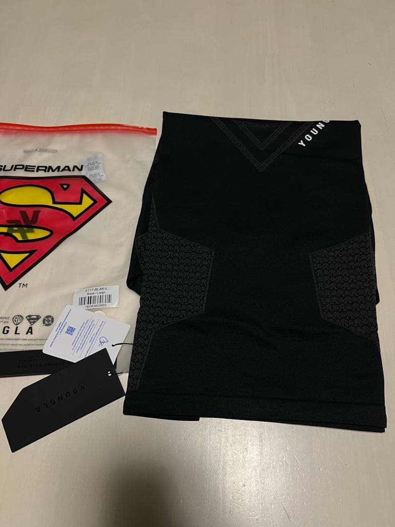 正規品　YOUNG LA スーパーマン　コンプレッションTシャツ　新品未使用