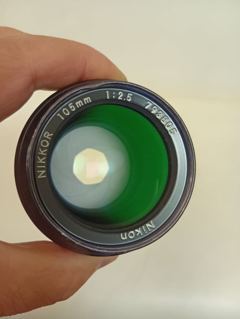 Nikkor 105mm f/2.5 レンズ