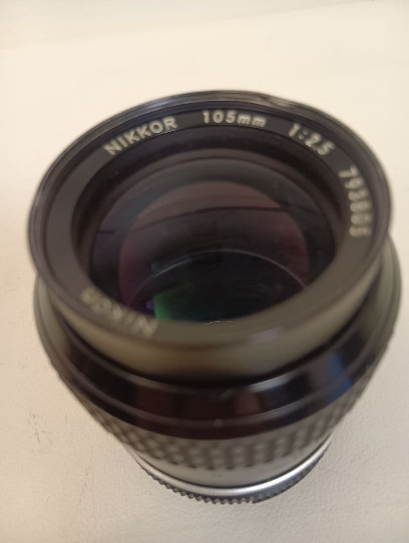 Nikkor 105mm f/2.5 レンズ