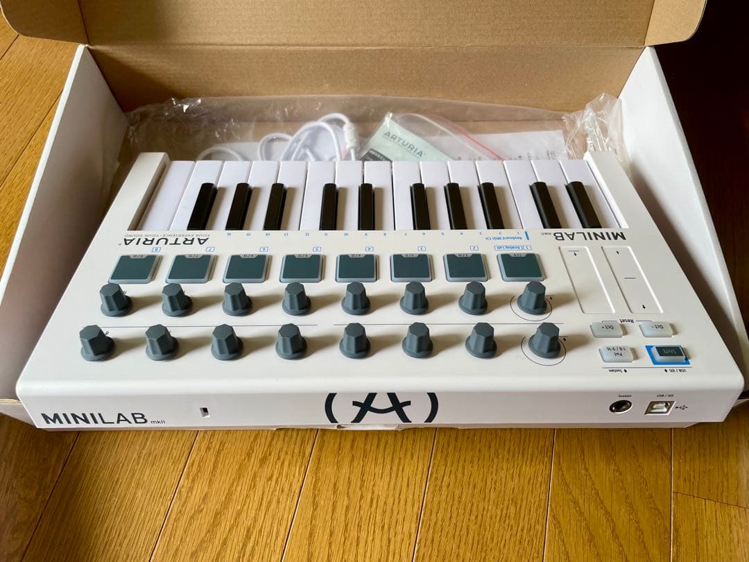 値下 新同品 ARTURIA MINILAB 3 MIDIコントローラー