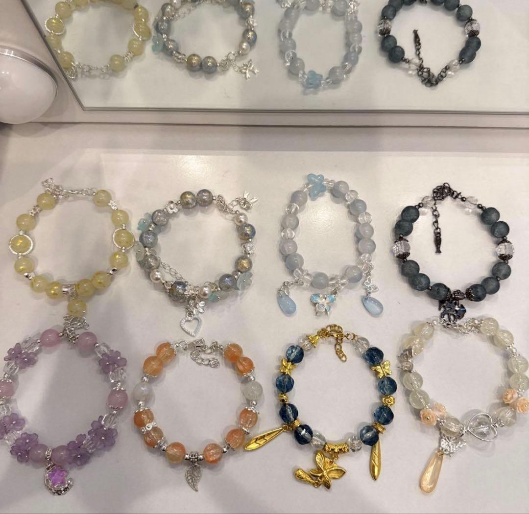 メイク リップ アイシャドウまとめ売り 58点 、ブレスレット