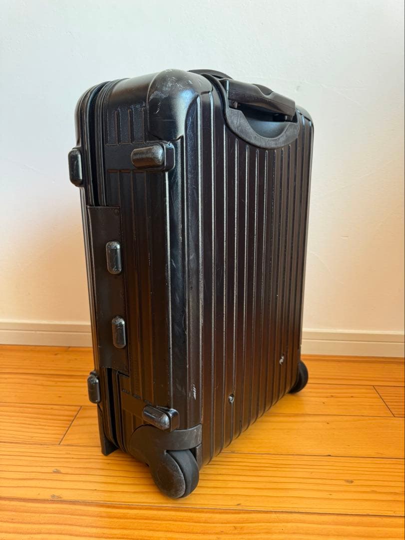 RIMOWA キャリーケース　プレゼント付き