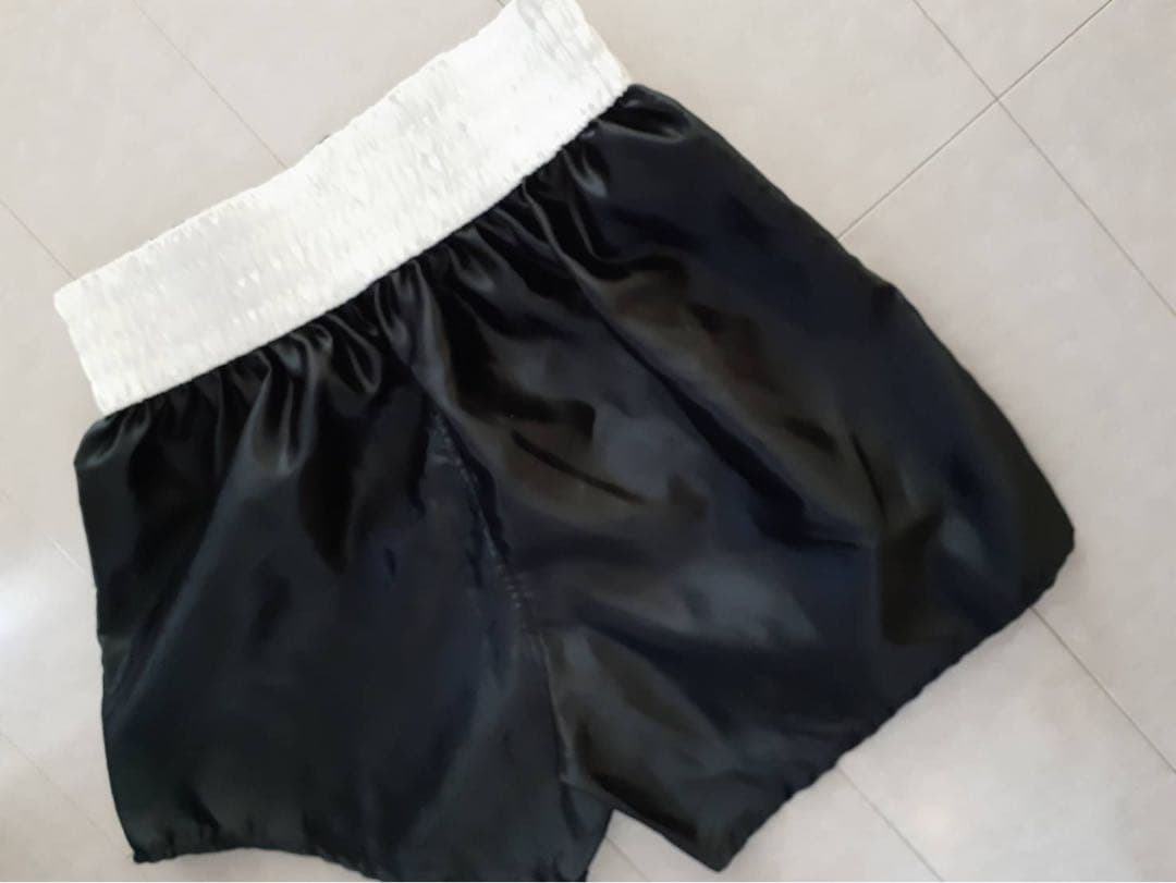 マイク・タイソン　EVERLAST ボクシングショーツ サイン入り