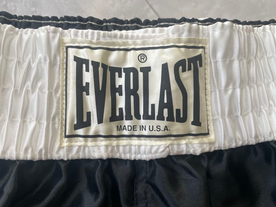 マイク・タイソン　EVERLAST ボクシングショーツ サイン入り