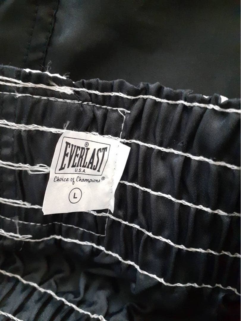 マイク・タイソン　EVERLAST ボクシングショーツ サイン入り