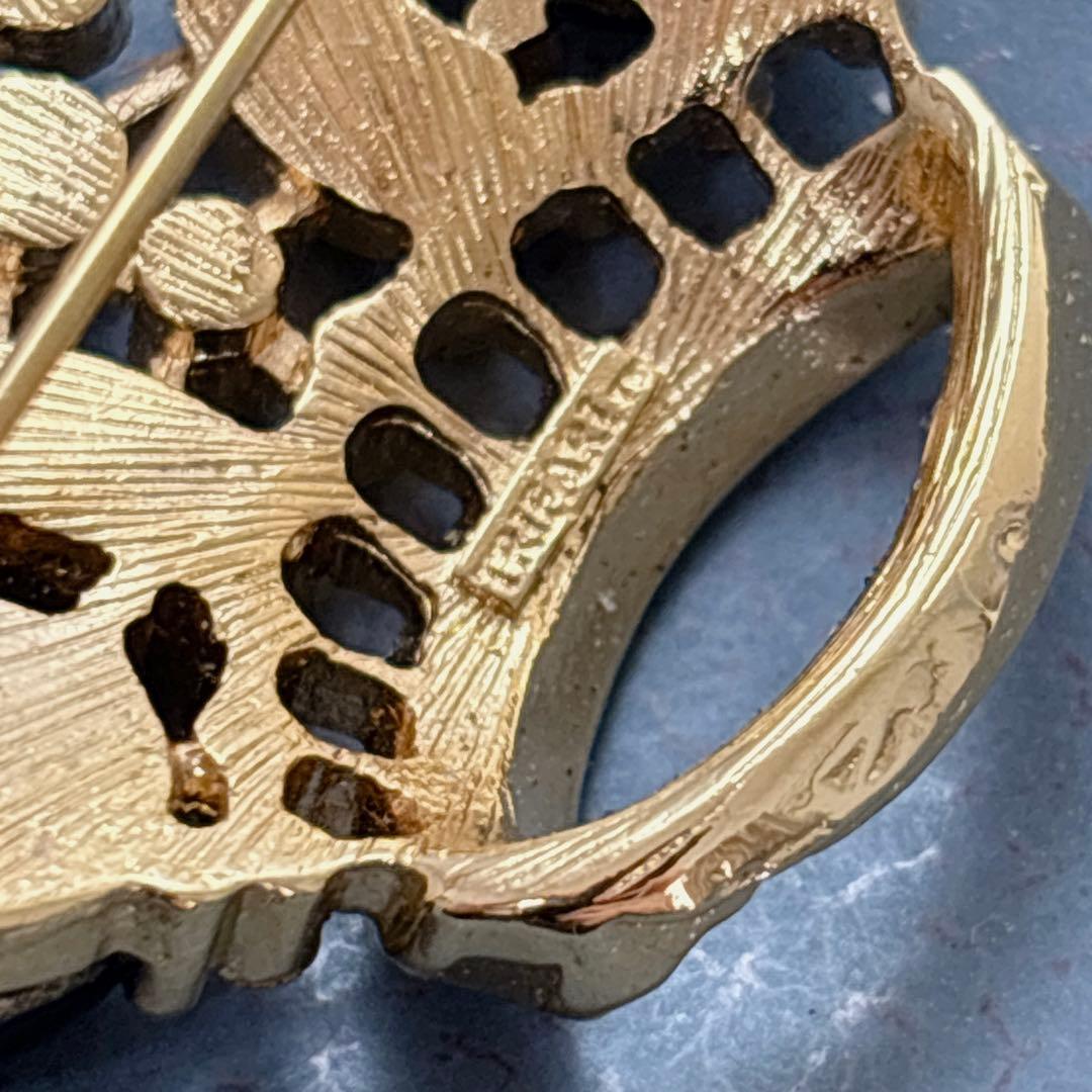 トリファリ trifari 深い青 王冠 ブローチピン ②