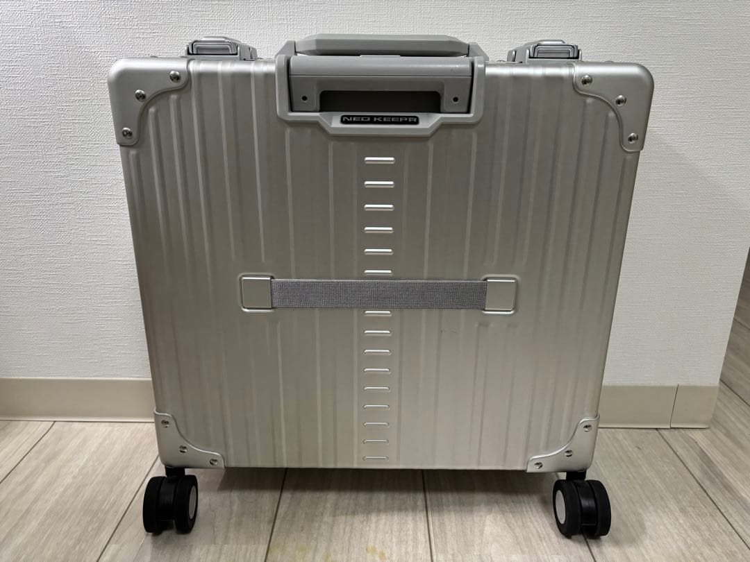 【2025年7月購入】NEO KEEPR アルミ スーツケース 24L