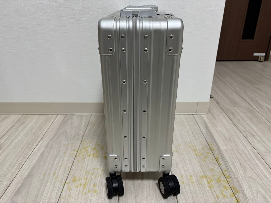 【2025年7月購入】NEO KEEPR アルミ スーツケース 24L