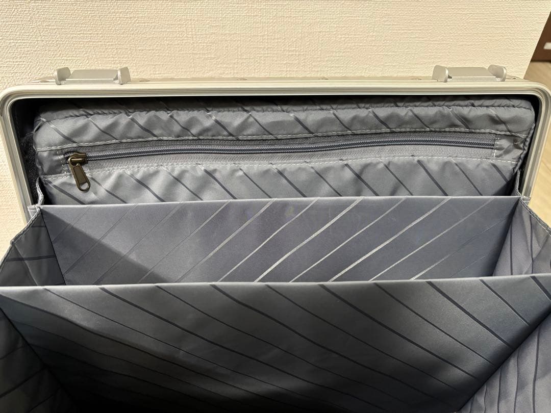 【2025年7月購入】NEO KEEPR アルミ スーツケース 24L