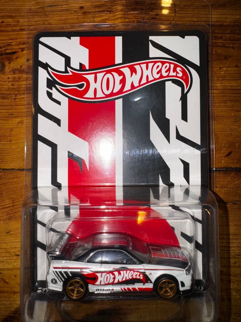 ホットウィール　ジャパンコンベンション　ニッサン　スカイライ　左右2台　未開封