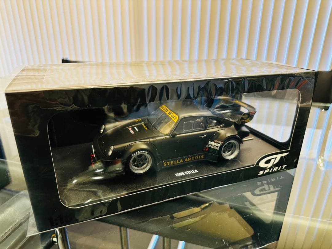 ミニカー RWB930 Stella Artois 1/18 GTsplit