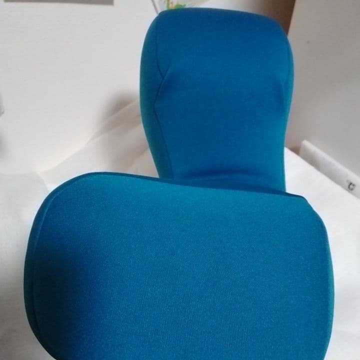 リラクッションS　OneAid 　新品カバー付き