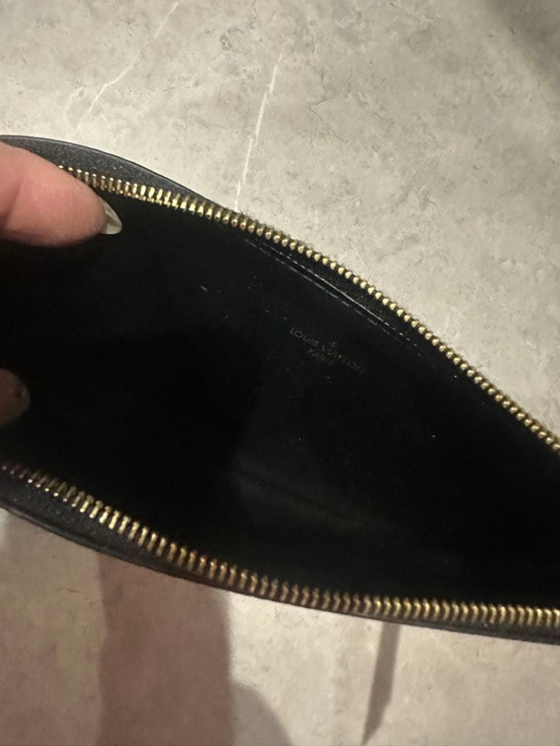 ぷー　ルイヴィトンポシェットフェリシー