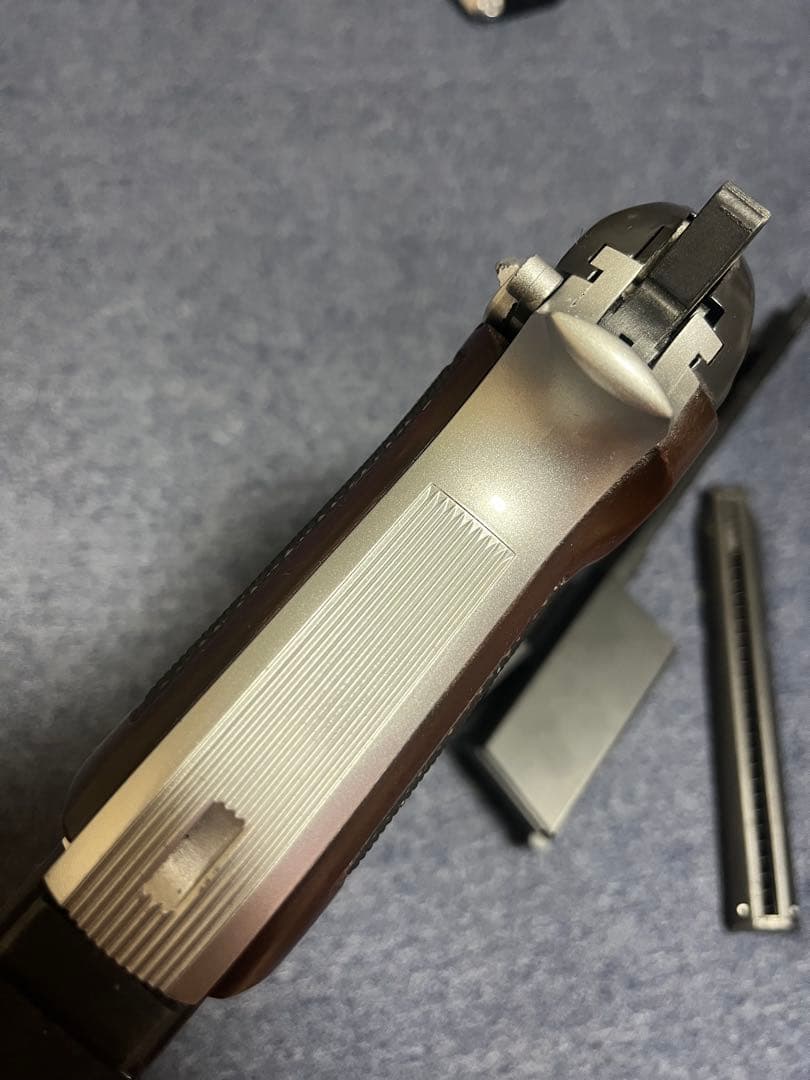 東京マルイ　M93R 電動ハンドガン　 バイオウェスカーモデル塗装　マガジン3本