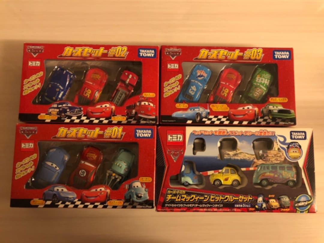 トミカ カーズセット チームマックィーンとピットクルーセット 4点セット