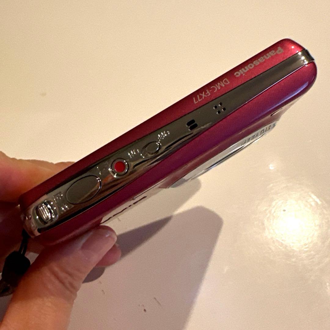 美品　Panasonic LUMIX DMC-FX77 コンパクトデジタルカメラ