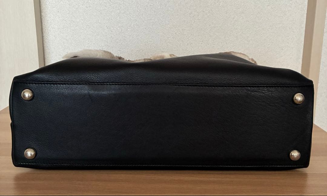 LANZETTI 軽くて肩掛けできるファーバッグ　★手触りの良いファーです