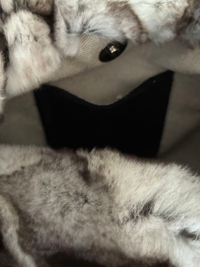 LANZETTI 軽くて肩掛けできるファーバッグ　★手触りの良いファーです