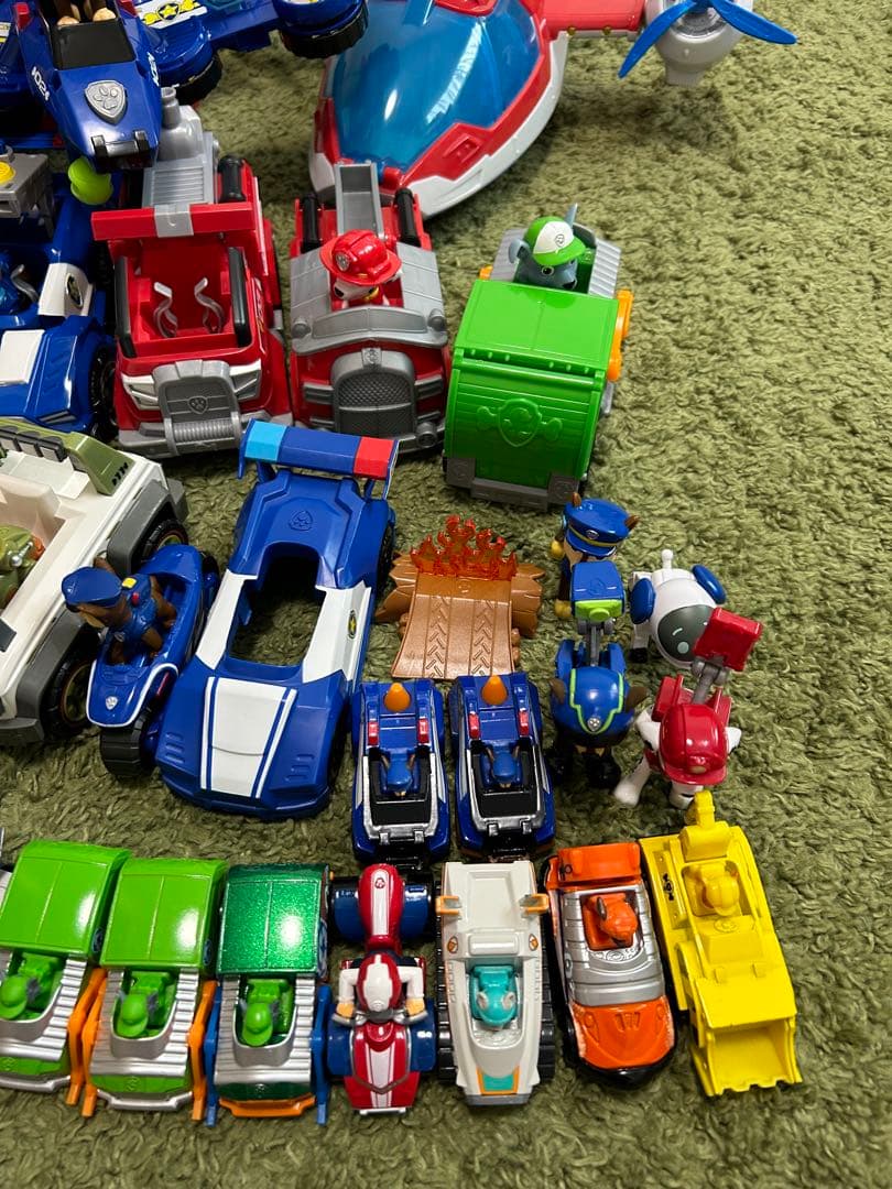 パウ・パトロール 基地と車両セット　バラ売り不可