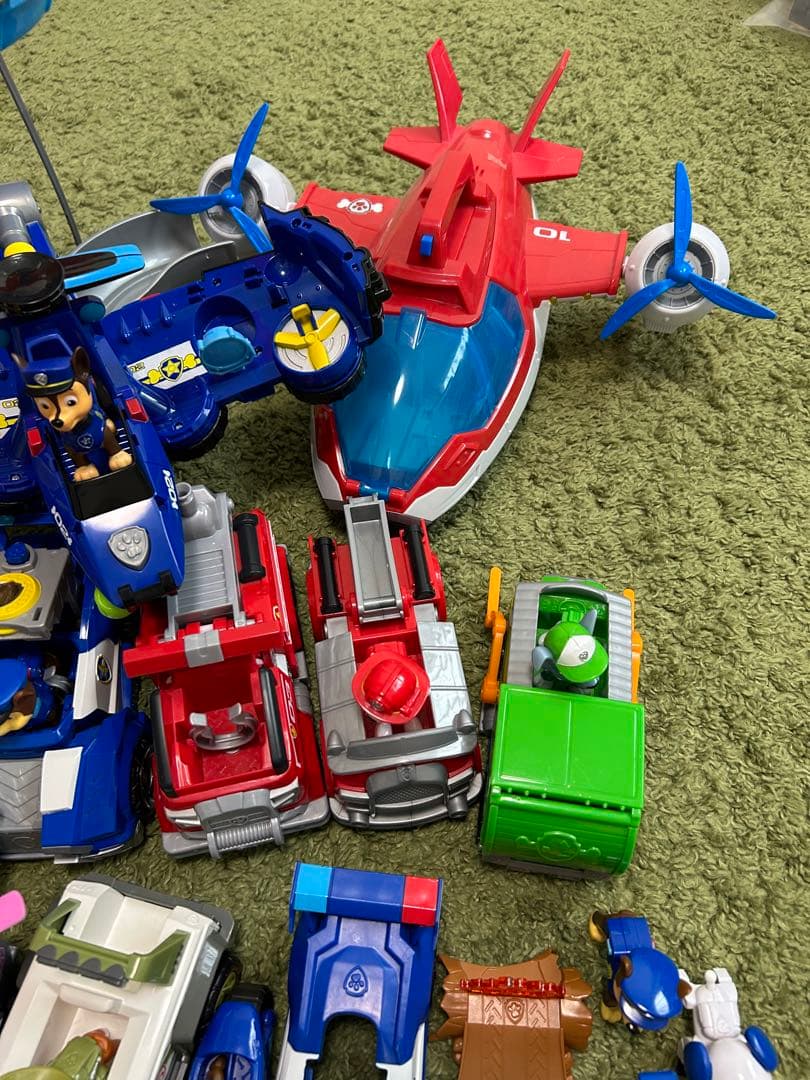 パウ・パトロール 基地と車両セット　バラ売り不可