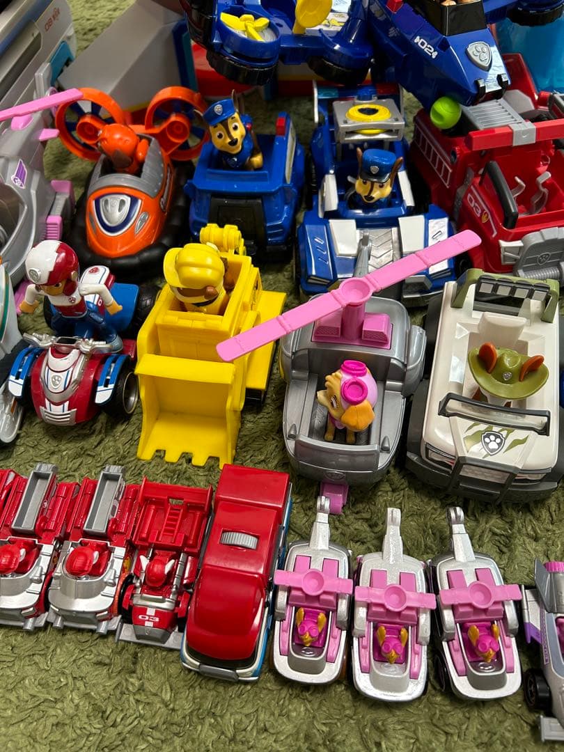 パウ・パトロール 基地と車両セット　バラ売り不可