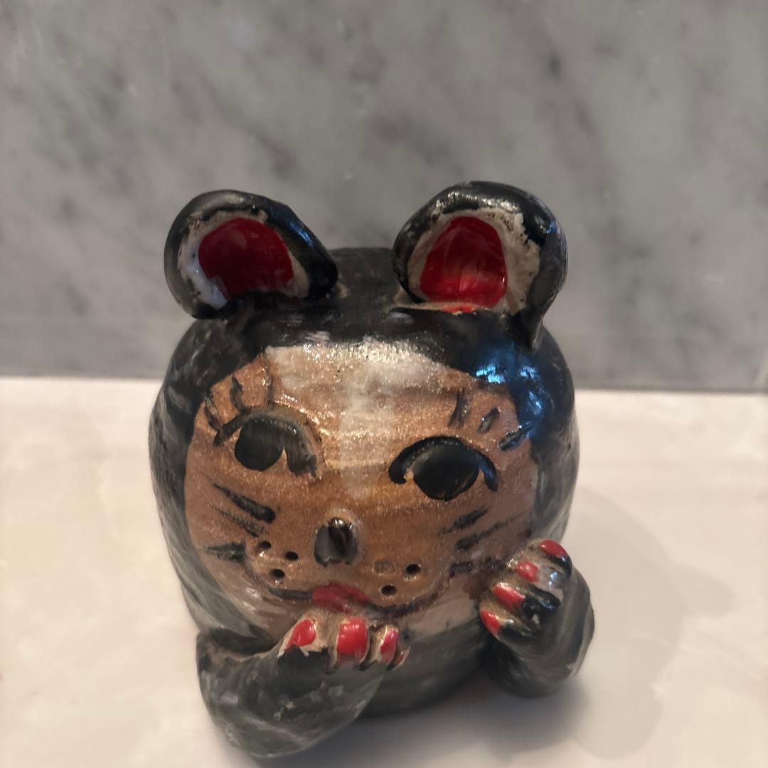 作家さんによるお茶目で可愛らしくとても雰囲気のある猫の陶器