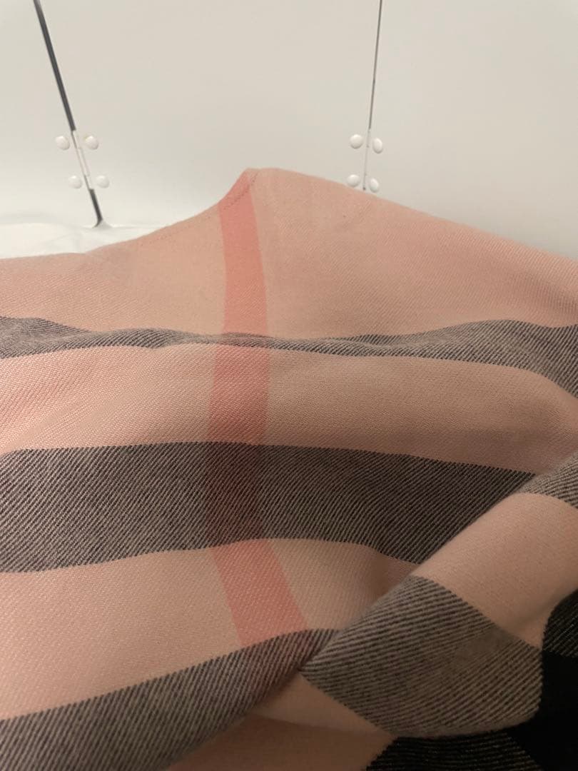 未使用　バーバリーチルドレン　ポンチョ　ケープ　ピンク