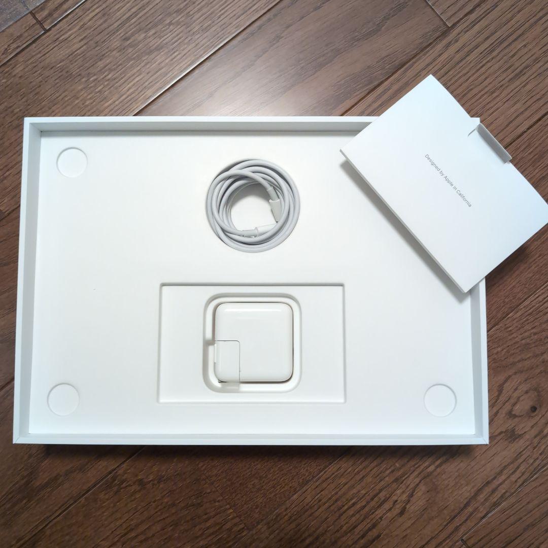 【ミヤ】Apple MacBook本体 充電器付き