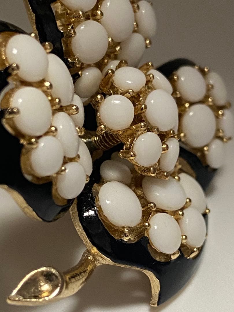 lotuscloud 2489⭐️TRIFARI トリファリ ブローチ ビンテージ