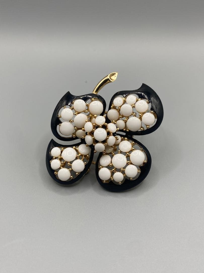 lotuscloud 2489⭐️TRIFARI トリファリ ブローチ ビンテージ