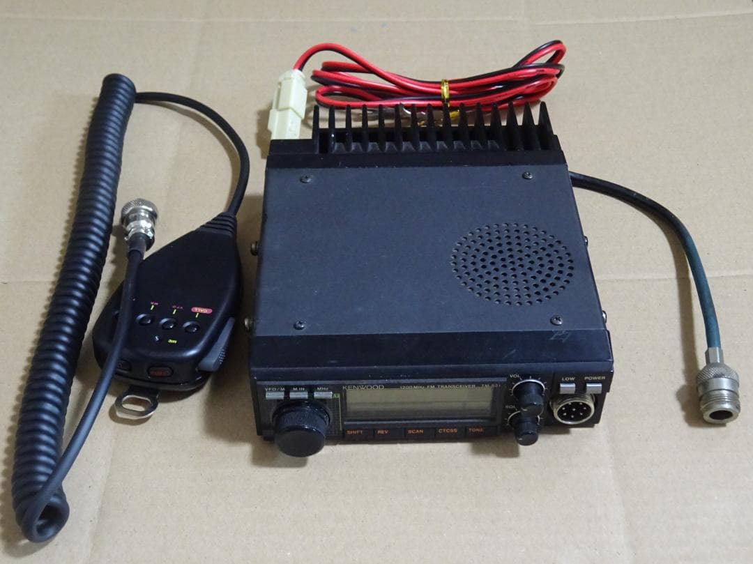 IRQ4はCom1 アマ無線 1200MHz リグ2台,アンテナ2本,同軸