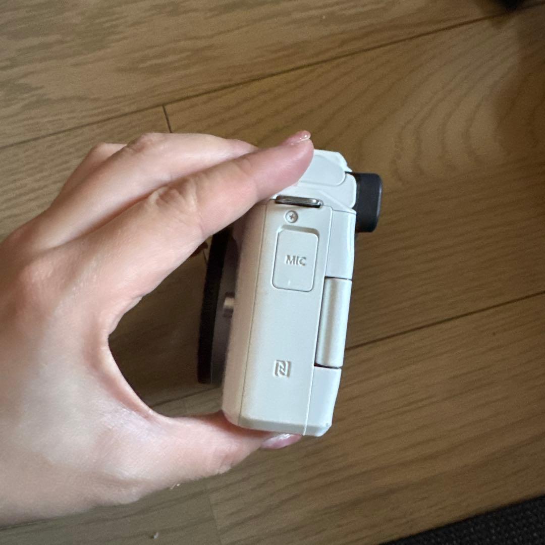 Canon EOS kiss M ミラーレス一眼 ホワイト 3本レンズ付き