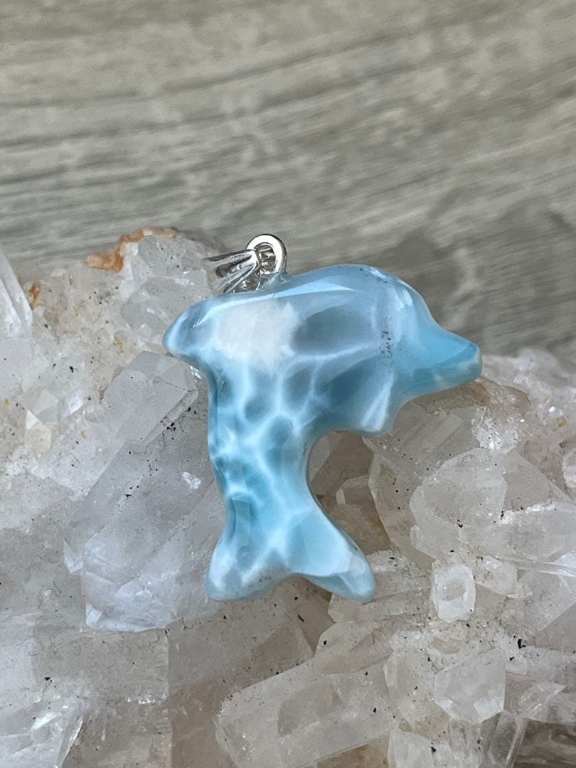 天然石☆高品質！ラリマーイルカ型☆濃いブルー＆ラリマーらしい模様＆形が美しい！