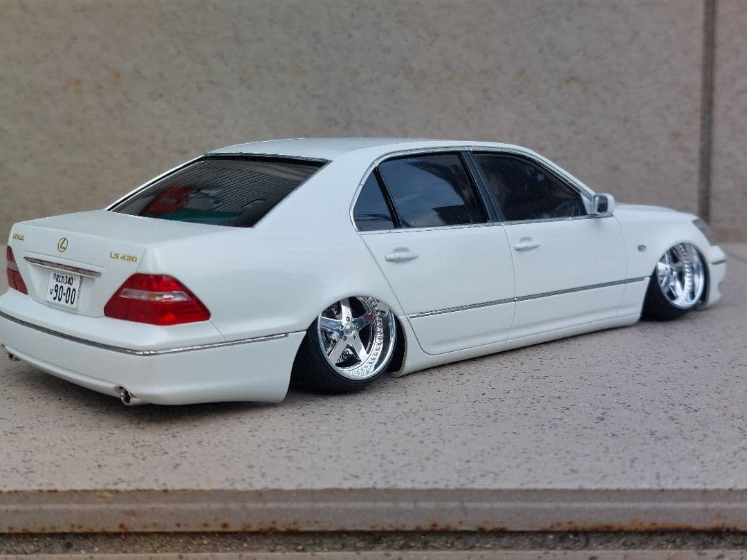 プラモ　アオシマ　ホイール　タイヤ　セルシオ