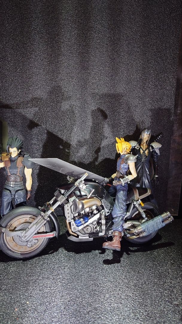 最終値下げ、FF7プレイアーツシリーズ　クラウド　ザックス　セフィロス