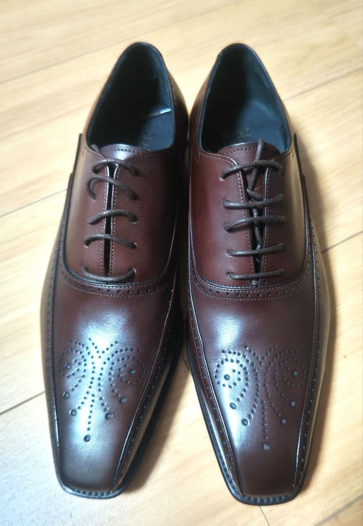 12/26まで値下げ　【未使用】 フェラガモ　8EE(26〜26.5cm相当)