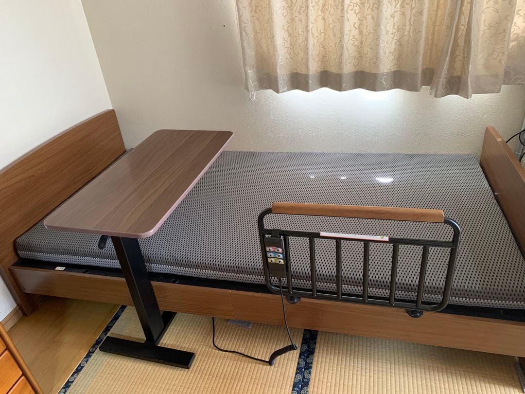 【あかぽんさん専用】ニトリ　リクライニングベット・昇降テーブル・ベットガード